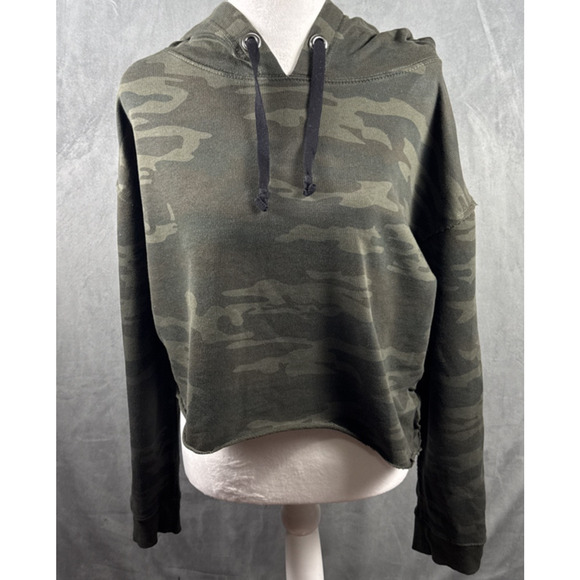 Sanctuary Green Camo‎ Pullover Sweatshirt Hoodie Cropped Rolled Hem Women's Sz S - Picture 1 of 9